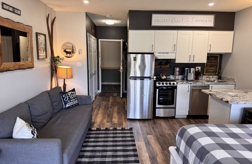 Lincoln Apartment | B103 · Cozy Studio apt w/pool & hot tub Ski Loon Mountain