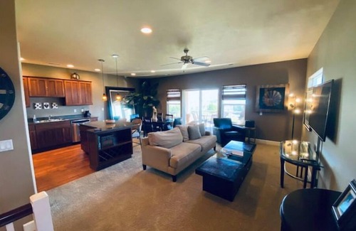 Quincy House | B16- 3 Golf Greens/River View Sunserra