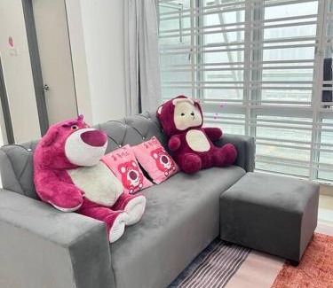 Tebrau Apartment | B1711 Austin Height Lotso Bear Home Netflix ByStay