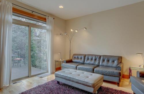 Hood River House | B2 30 Day