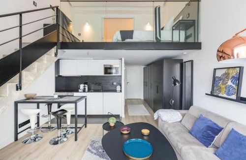 15th Arrondissement Apartment | B2 Loft Duplex 175Blo-Paris Convention