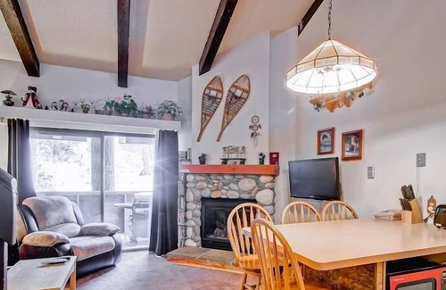 Yosemite West Condo | (B205) Loft Condominiums