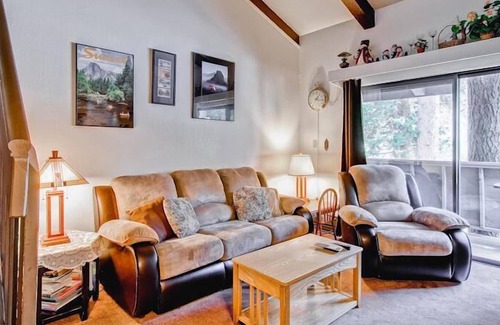 Yosemite West Condo | (B205) Loft Condominiums