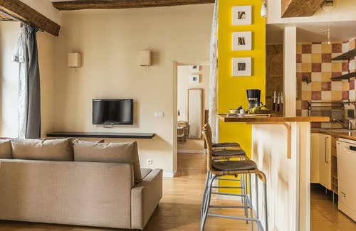 3rd Arrondissement Apartment | B2DF Eternity