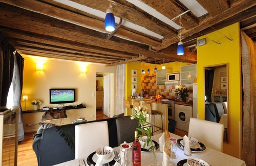 3rd Arrondissement Apartment | B3DF Madison
