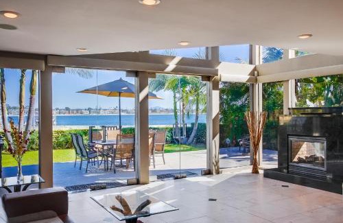 Mission Beach House | B5172 Villa on the Bay - 7 Bedroom