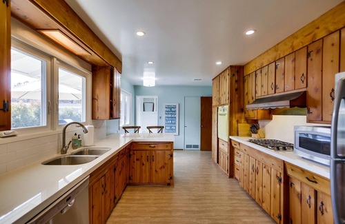 Crown Point House | B5199 Mission Bay Classic Beach House