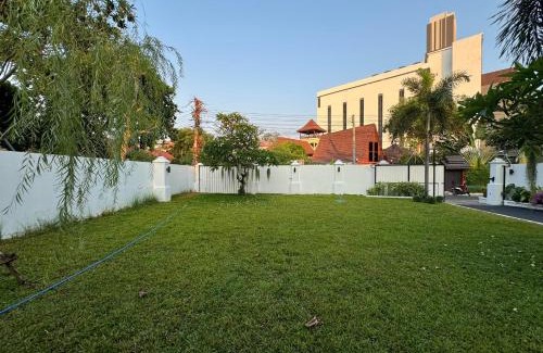 Jomtien Villa | B52 Pool Villa Pattaya