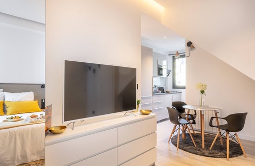 15th Arrondissement Apartment | B9 Studio 175Blo-Paris Convention