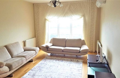 Basaksehir Apartment | Başakşehir Metrokent 2+1 Secure Flat w/View/Pool/GYM/AirCond