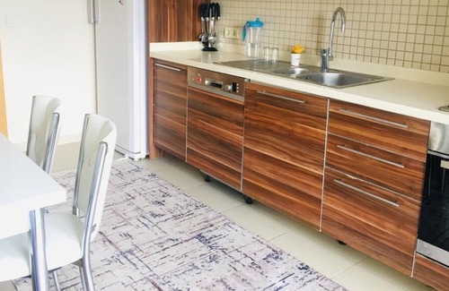 Basaksehir Apartment | Başakşehir Metrokent 2+1 Secure Flat w/View/Pool/GYM/AirCond