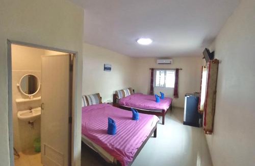 Sangkhla Buri House | Baan Dongsak River view