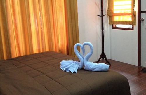 Sam Roi Yot Hotel | Baan Golden Resort