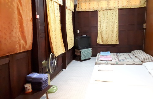 Amphawa House | Baan Khunyaichuea