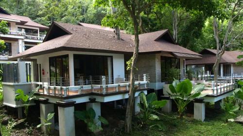 Karon Hotel | Baan Krating Phuket Resort Sale by Dayuu