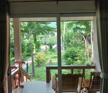 Ko Lanta Cabin | Baan Long Beach