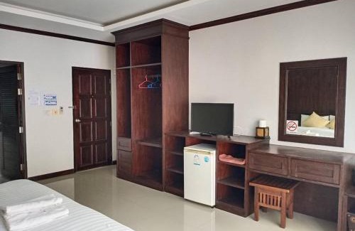 Khuekkhak Hotel | Baanchongfaresort บ้านช่องฟ้ารีสอร์ท