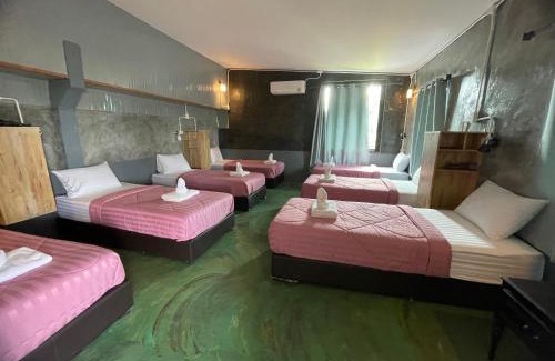 Tha Chana House | Baanrimfai Homestay