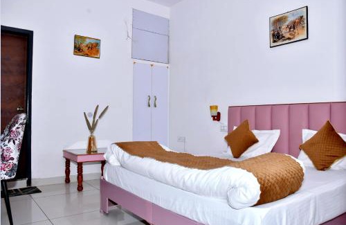 Shri Madhopur Hotel | Baba Sundaram Hotel