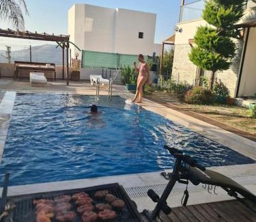 Turgutreis City Center Villa | BABACİM HAVUZLU SAUNALI VİLLa