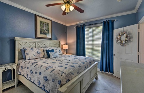 Galveston Condo | Babe's Beach Resort Retreat: Walk to the Gulf