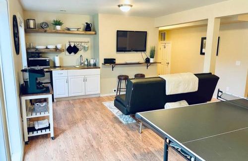 Corvallis Apartment | Baby Bella- w/concierge laundry service