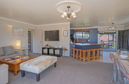 Pauanui House | Bach on Boulevard - Pauanui Holiday Home