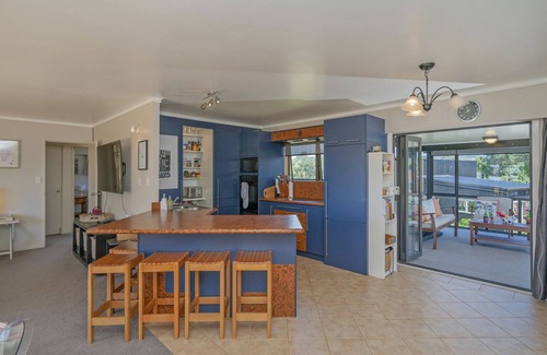 Pauanui House | Bach on Boulevard - Pauanui Holiday Home