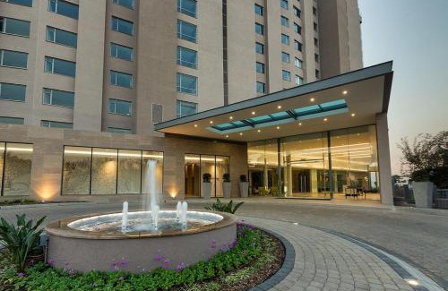 Sandown Apartment | Bachelor apartment in the heart of Sandton