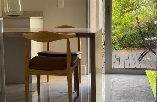 Sandown Apartment | Bachelor apartment in the heart of Sandton