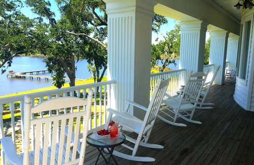 Gulf Hills House | Back Bay Biloxi Waterfront -Fish, Watch Nature, Golf-Minutes to Casinos-Elevator
