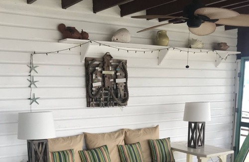 Fort Myers Beach House | Back Bay Island / Fish House