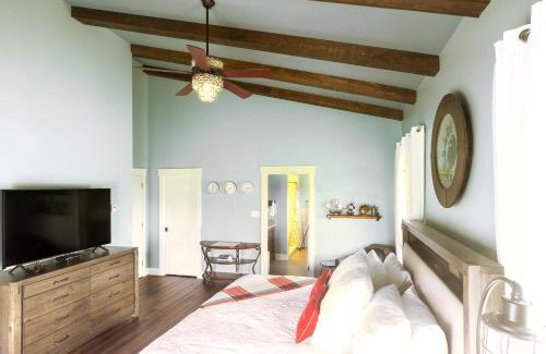 Dutch Brook Bed & Breakfast | Back Home Bed and Breakfast
