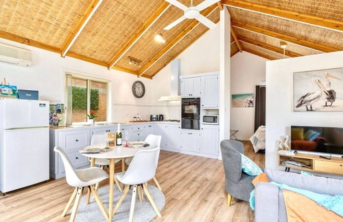 Victor Harbor Cabin | Back 'O' Burke Victor Harbor