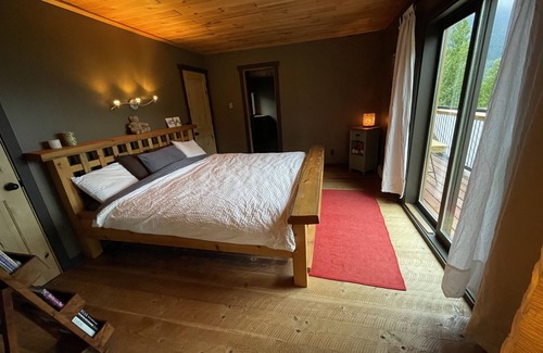 Proctor Bed & Breakfast | Back to Base B&B. Your Mountain Retreat near Nelson, BC Canada.