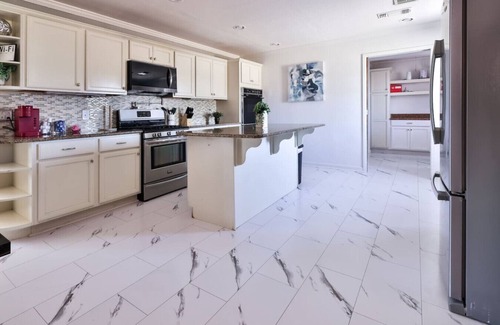Midland House | back to black odessa
