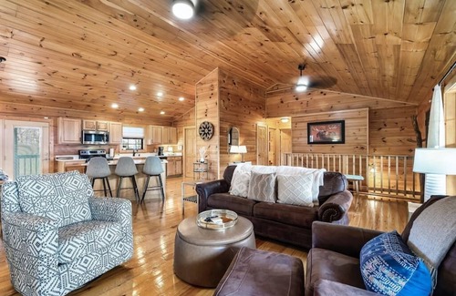 Gatlinburg - Pigeon Forge Cabin | Back to School Deals! Views in Smokies! Hot Tub, Games, Outdoor Checkers!