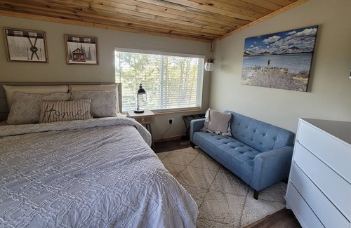 Hartsel Cottage | Backcountry Mountain Cottage. Pet friendly