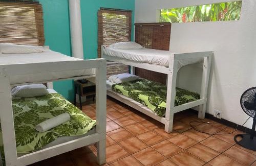 Pupukea Hotel | Backpackers Vacation Inn and Plantation Village