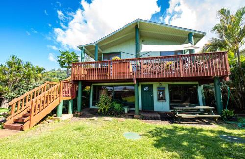 Pupukea Hotel | Backpackers Vacation Inn and Plantation Village