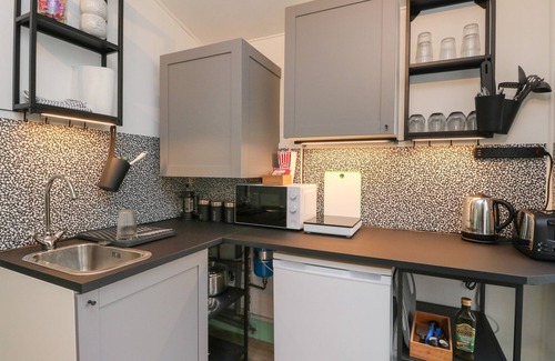 Pitlochry House | BACKSTAGE, family friendly, character holiday cottage in Pitlochry