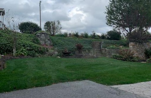 Steelville Apartment | Backyard Farm Retreat.Home of Peace an Relaxation.