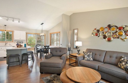 Sioux Falls House | Backyard Oasis- XL Pool, Hot tub, B-ball Court, Grill, Yard Games, Gaming Room!
