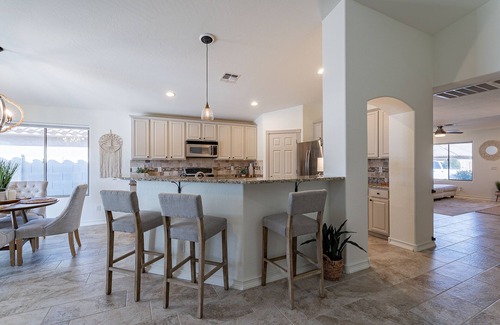 Circle Cross Ranch House | Backyard Paradise in the Valley! Pool/Jacuzzi!