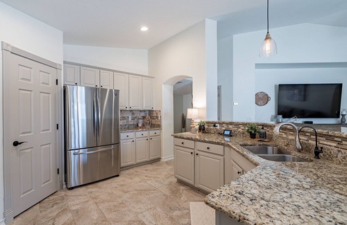 Circle Cross Ranch House | Backyard Paradise in the Valley! Pool/Jacuzzi!