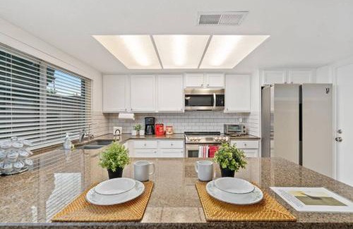 Chandler House | Backyard Paradise in Chandler
