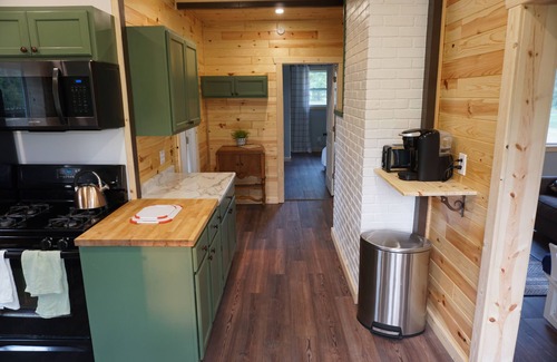 Hayward Cabin | Backyard Trails and Lake Hayward with Canoe!