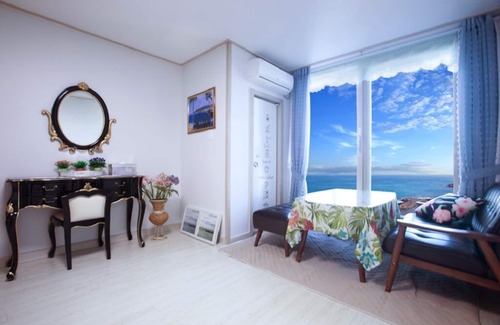 Jumunjin-eup Apartment | BADABODA house with sea view