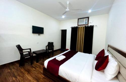 Safdarjung Enclave House | Badal Inn First choice