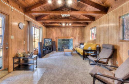 Tahoe Island House | Badger Basin - 30 Days or more Vacation Home Rental